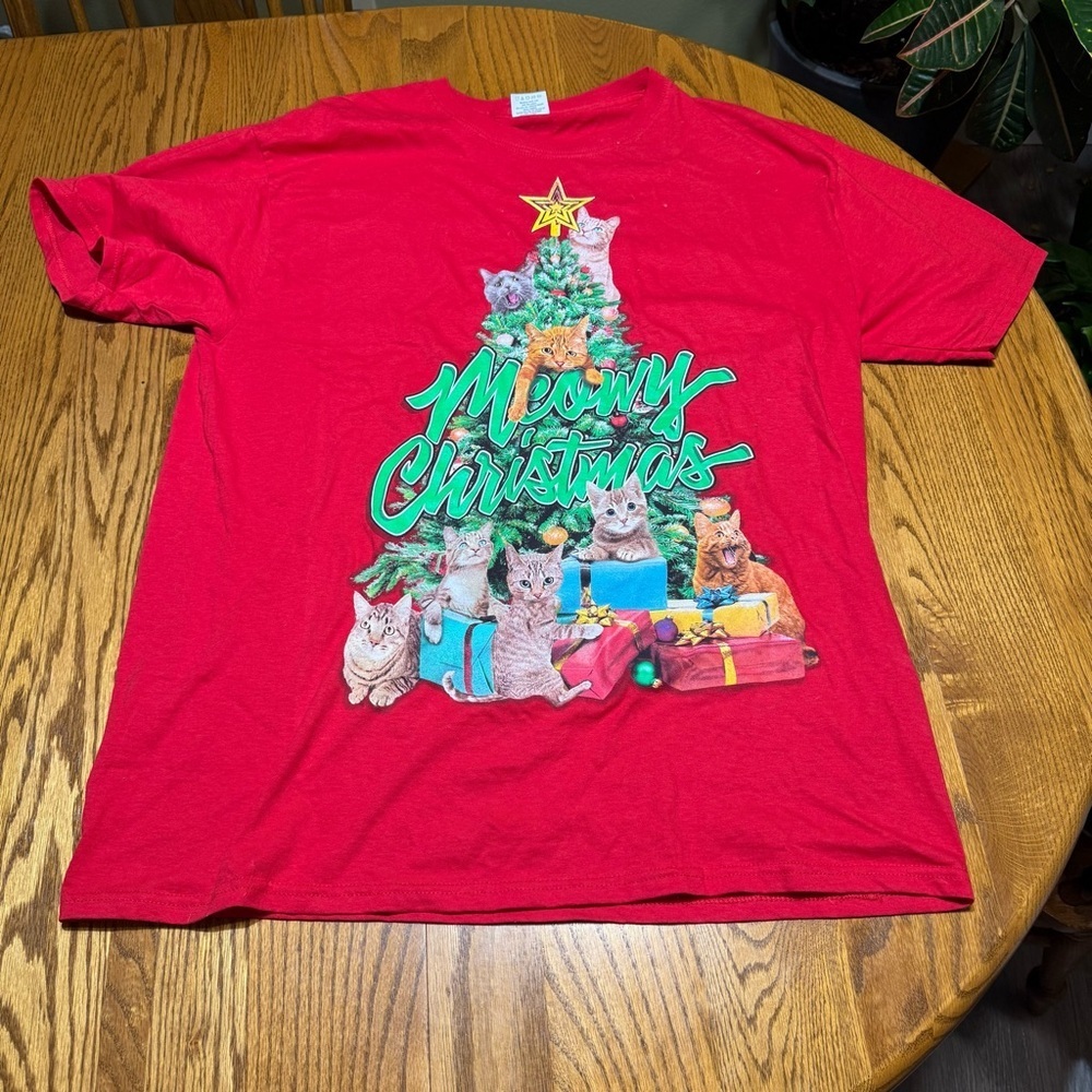 Cat Christmas T-Shirt Vintage Size Large 100% Cotton